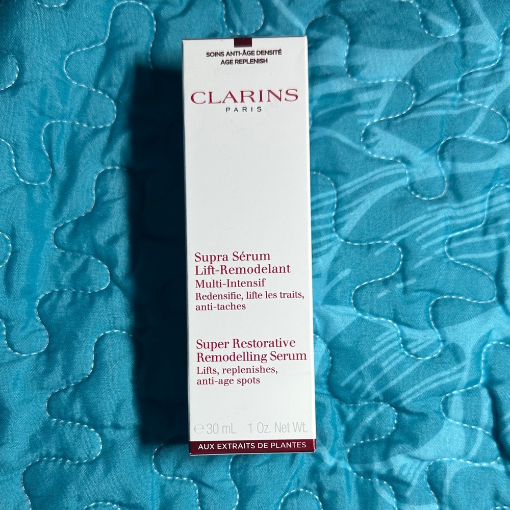 Clarins Super Restorative Remodelling Serum - White and Red